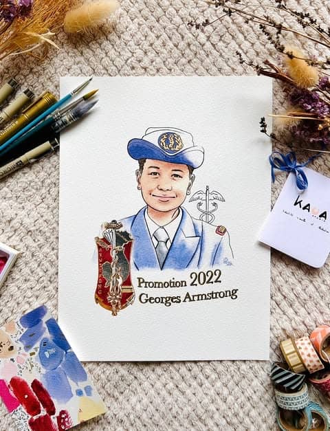 Image montrant le dessin d'une jeune femme avec une tenue bleue, esprit militaire